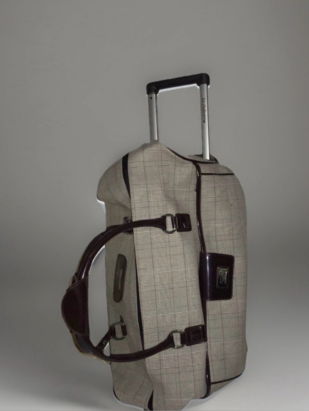 Liz Clairborne O hara series wheeled travel hand duffel luggage. Weekender. New.